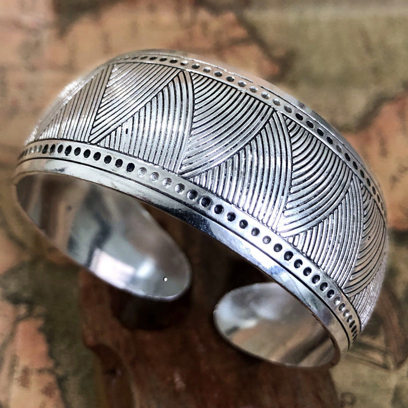 Wholesale Tibetan silver ornaments carved open Miao silver elephant ethnic style wide bracelet retro bracelet